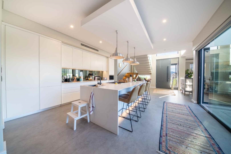 To Let 4 Bedroom Property for Rent in Val De Vie Estate Western Cape